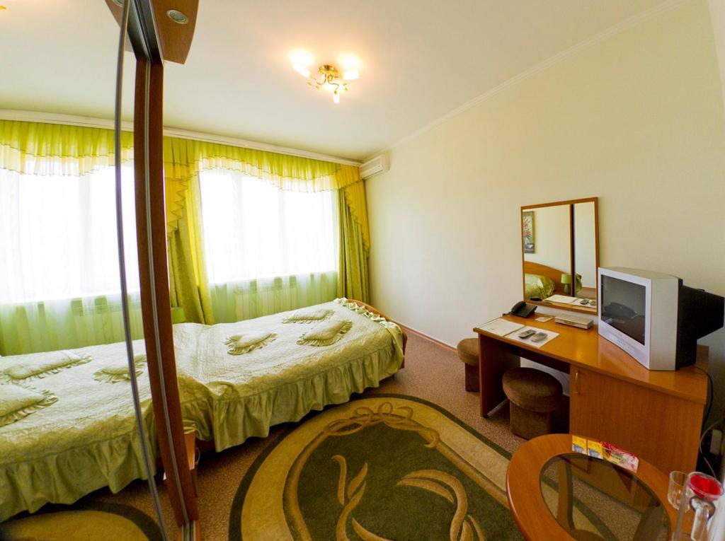 Kristina Hotel Zaporizhia Cameră foto