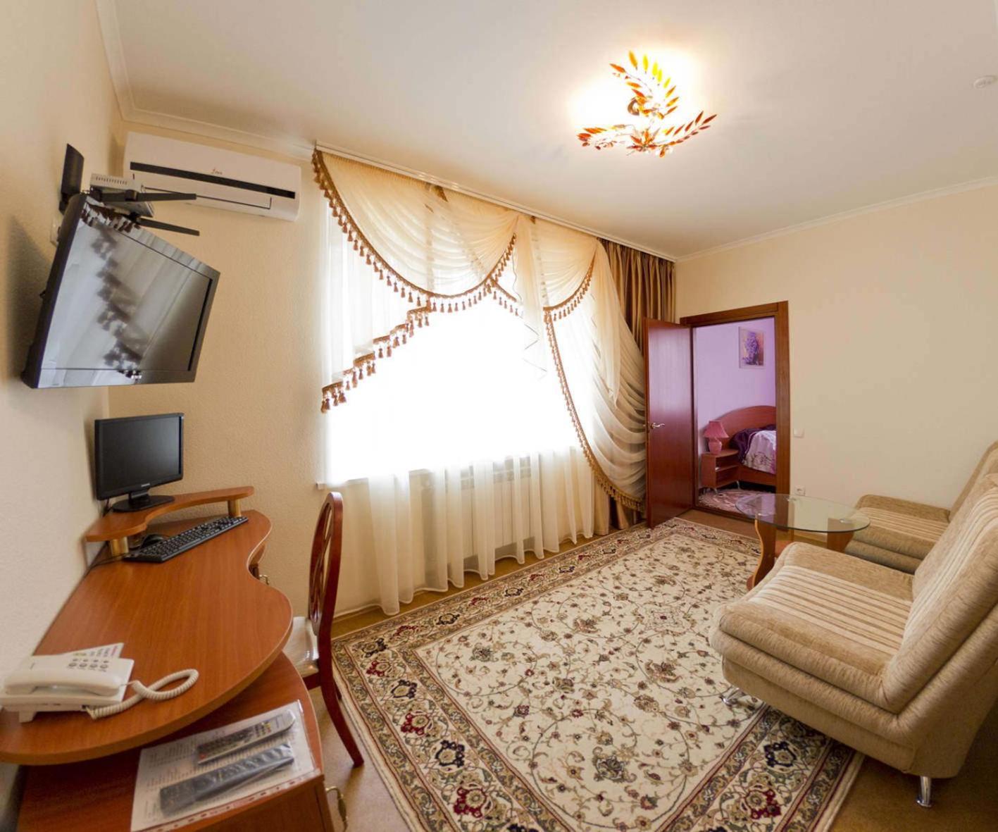 Kristina Hotel Zaporizhia Exterior foto
